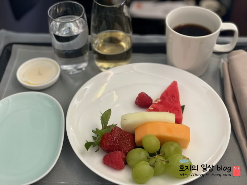 캐세이퍼시픽 비즈니스석 조식 과일 디저트