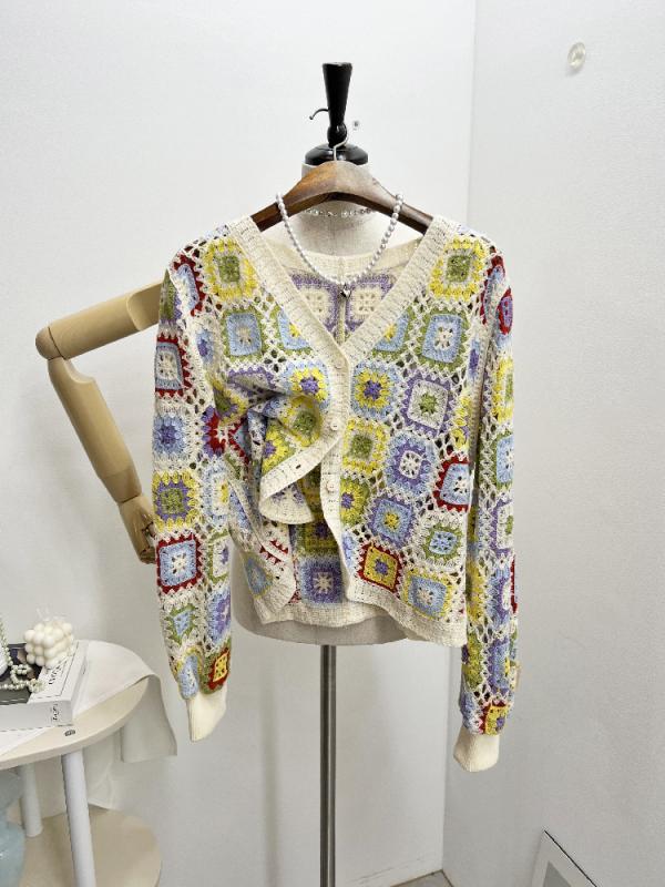 모티브 퍼프 플라워 펀칭 가디건