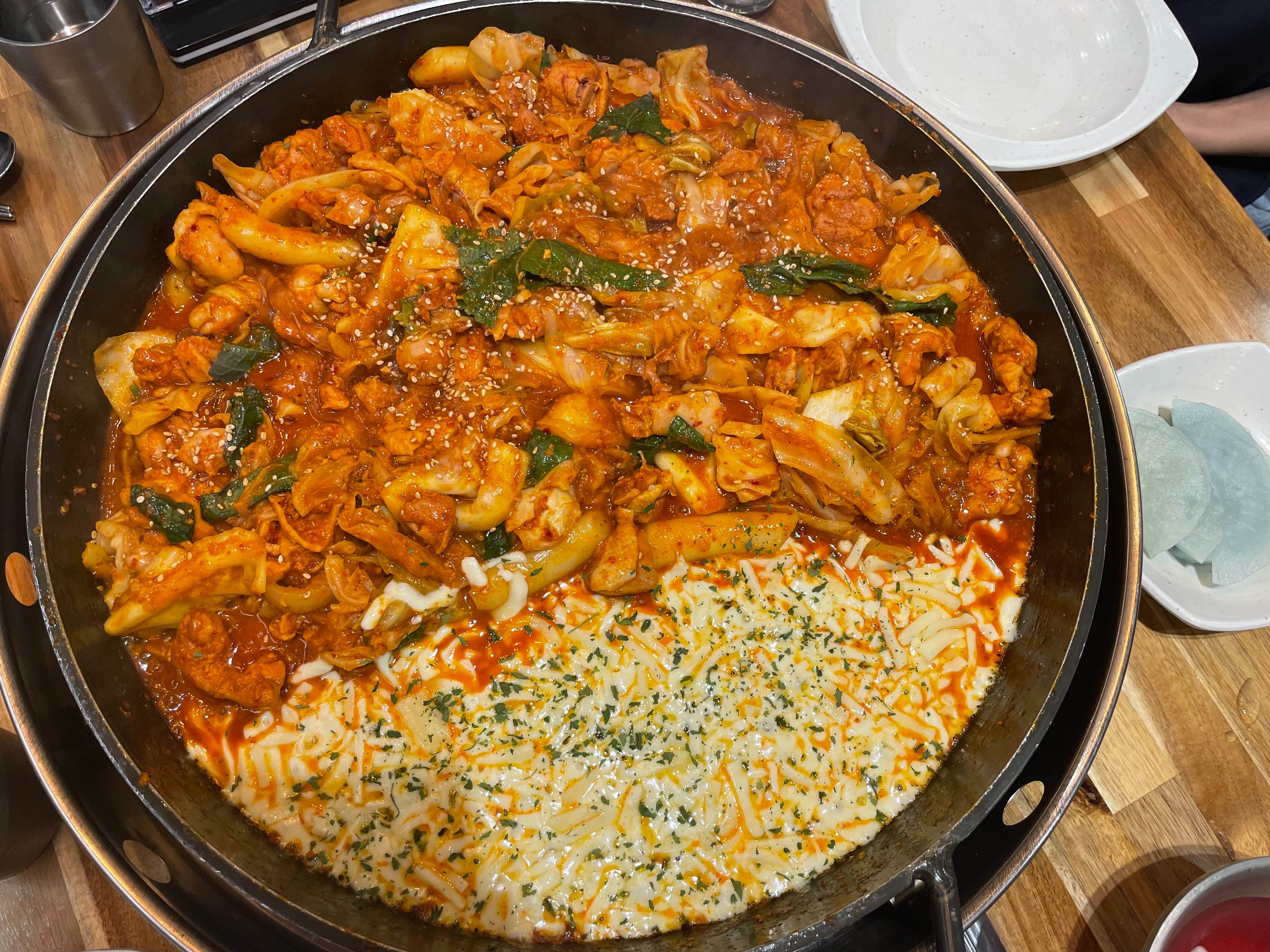 어서와 한국은 처음이지 치즈 닭갈비 후식 볶음밥 새우튀김 스웨덴 친구들 편 논현역 영동시장 맛집 위치