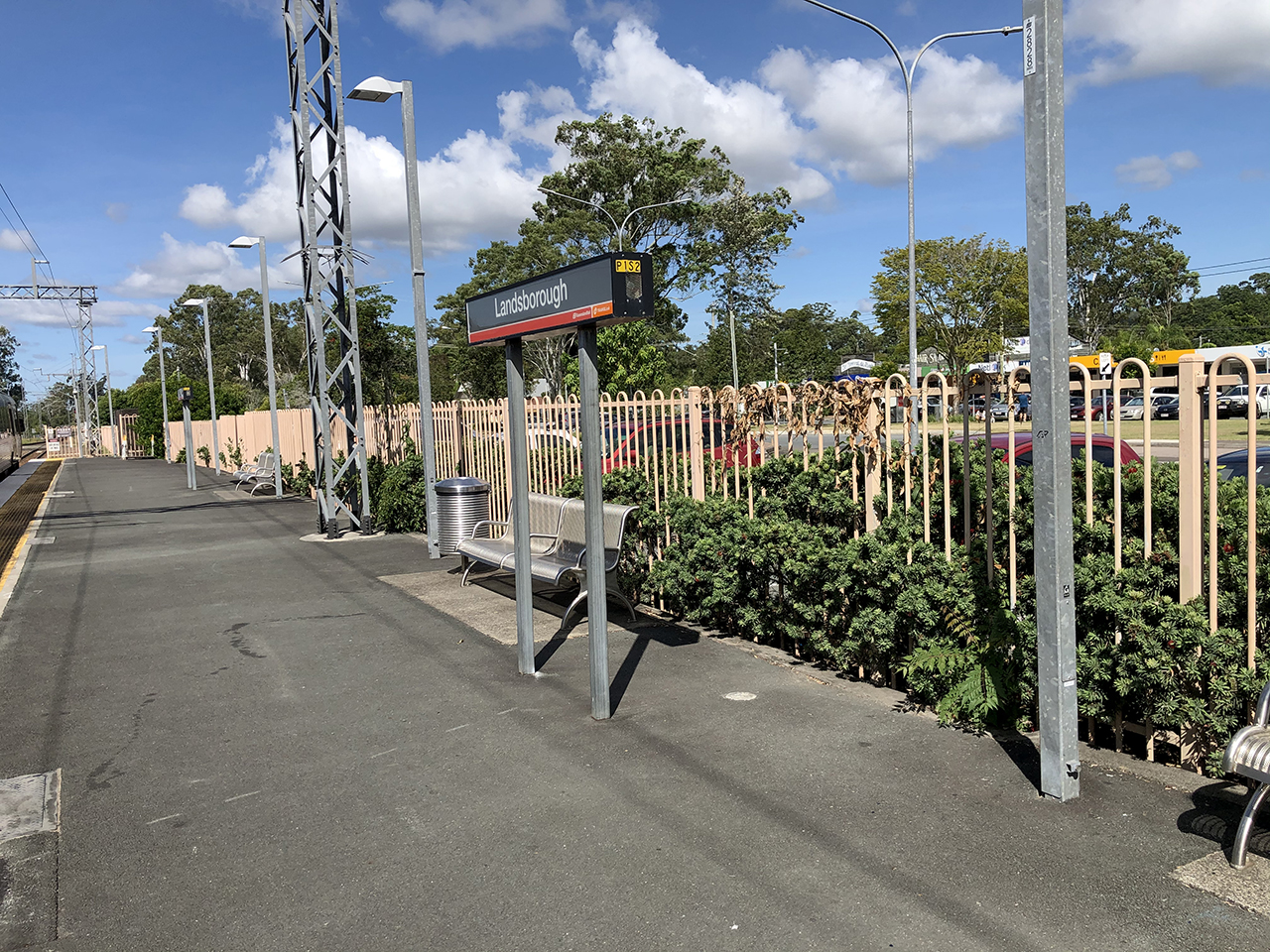 랜즈보러역 도착