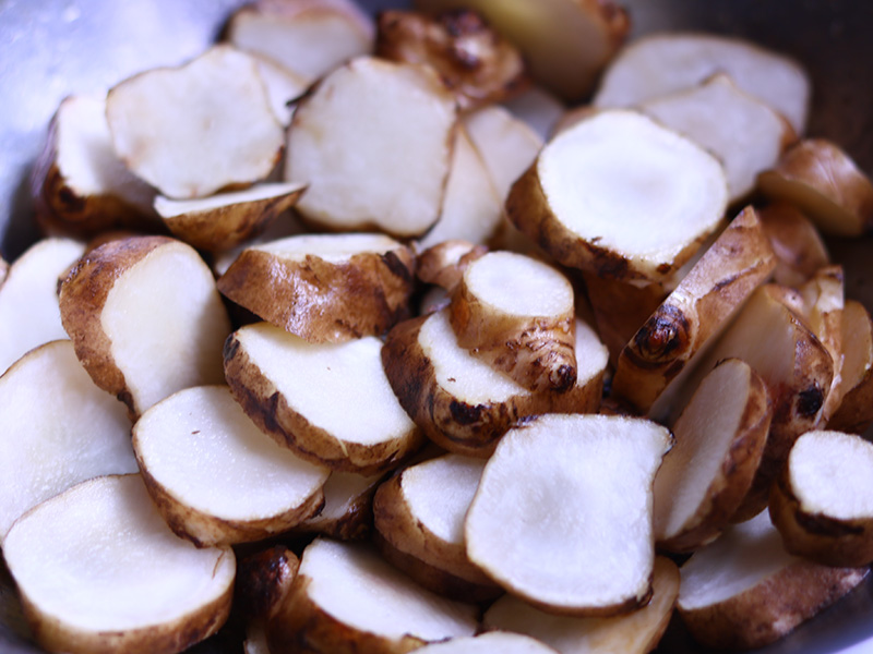 슬라이스한 돼지감자