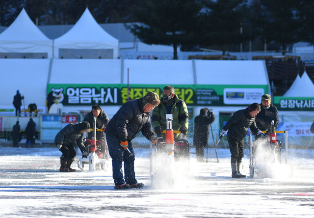 예약 및 교통 안내