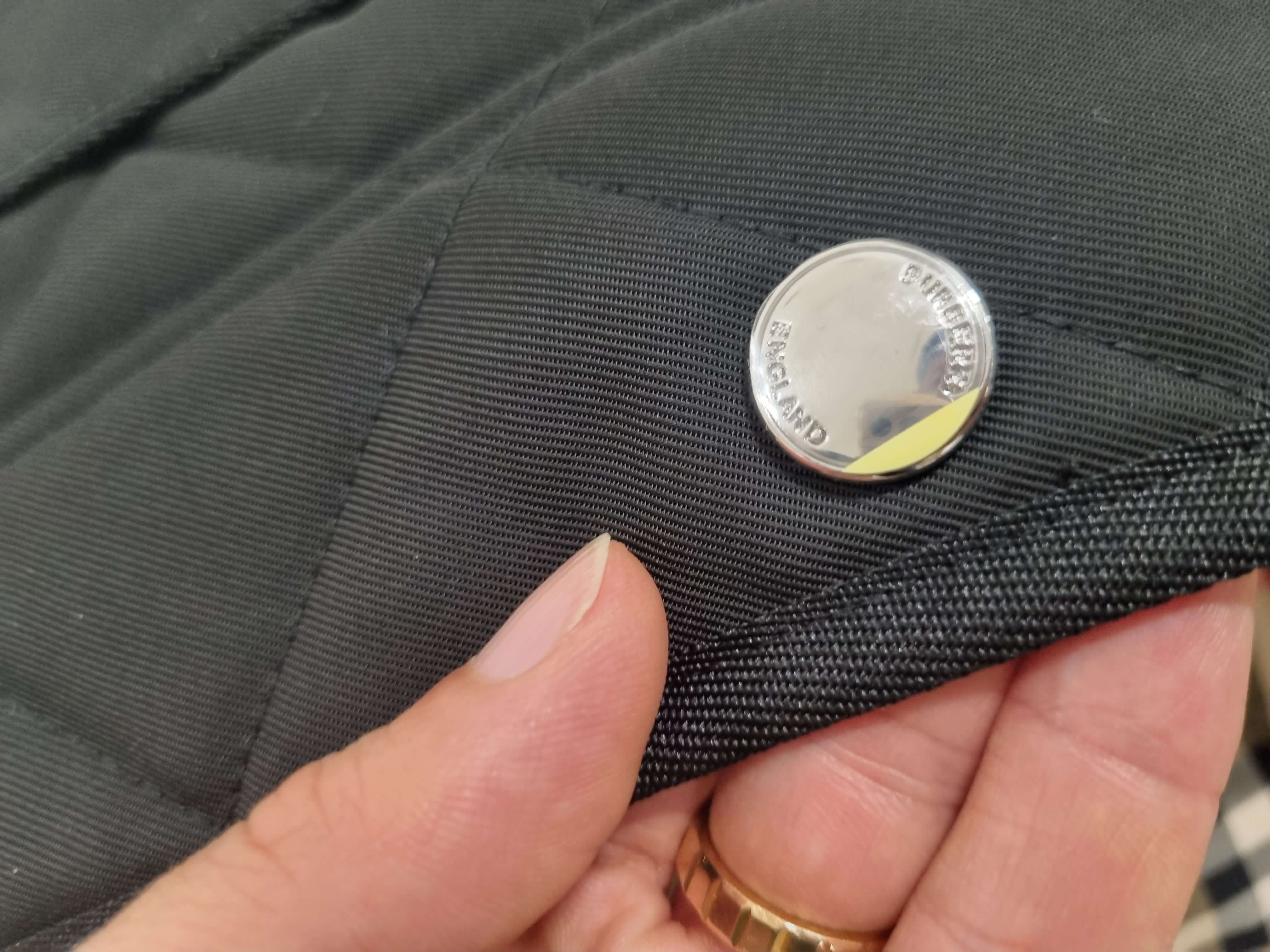 버버리 코듀로이 퀼팅 자켓 단추