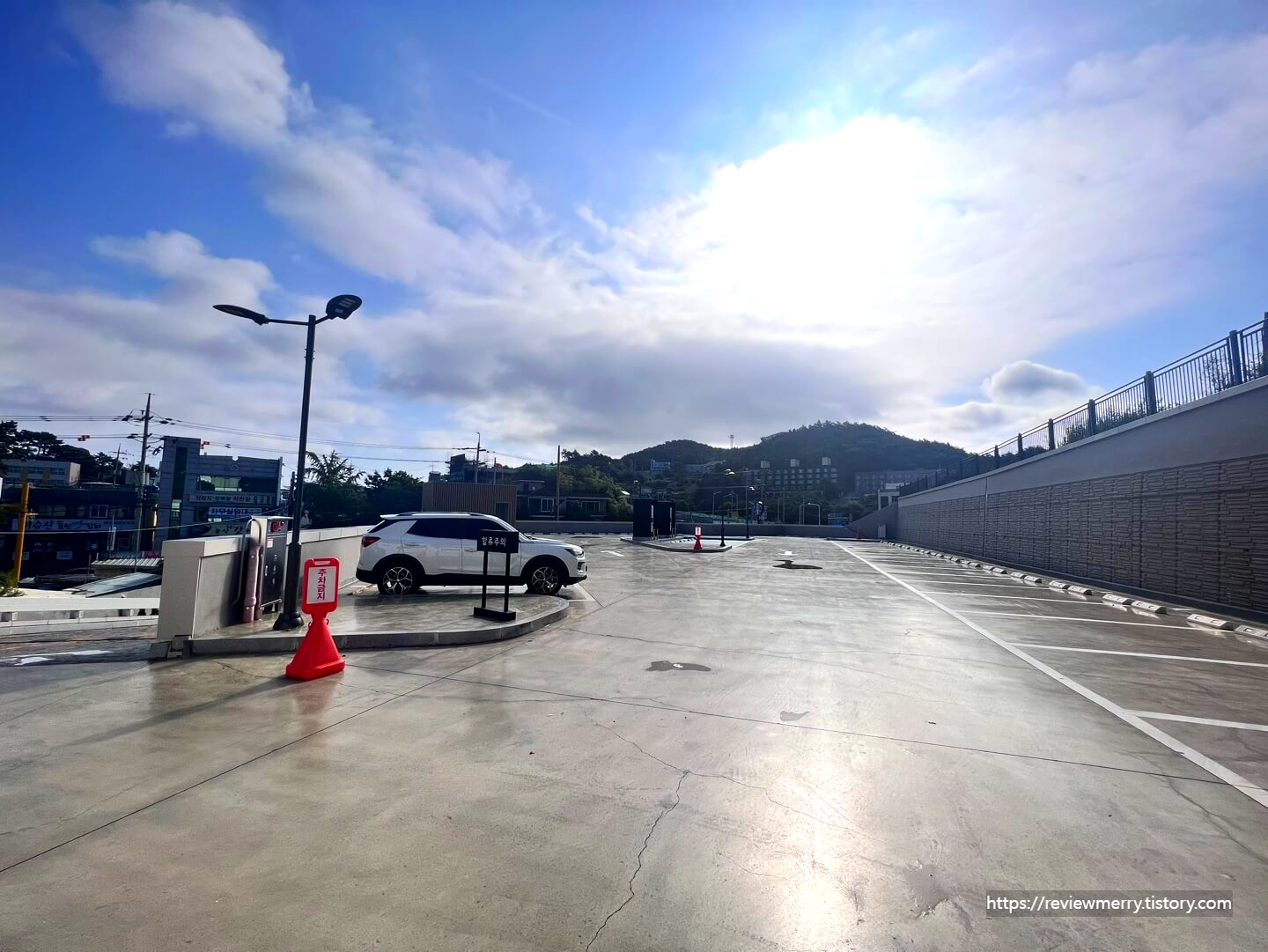 1층 주차장