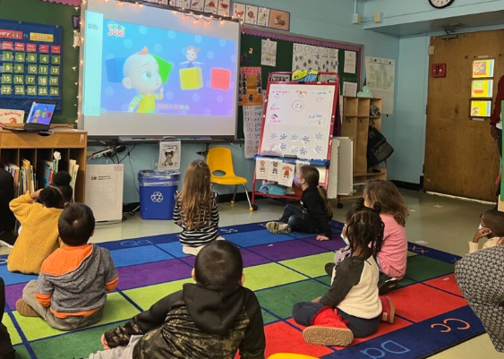 뉴욕시 무상보육 프로그램, 3-K와 Pre-K 지원과 올해만 가능한 영재스쿨 헌터 학생들이 클레스에서 수업을 하는 장면