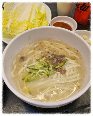 훼미리손칼국수보쌈