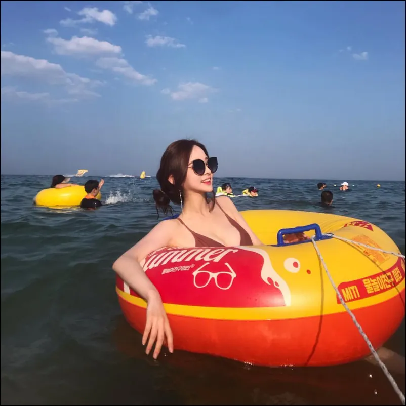 진연지 기상캐스터 수영복