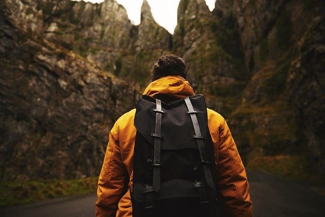 모험을 하는 남자