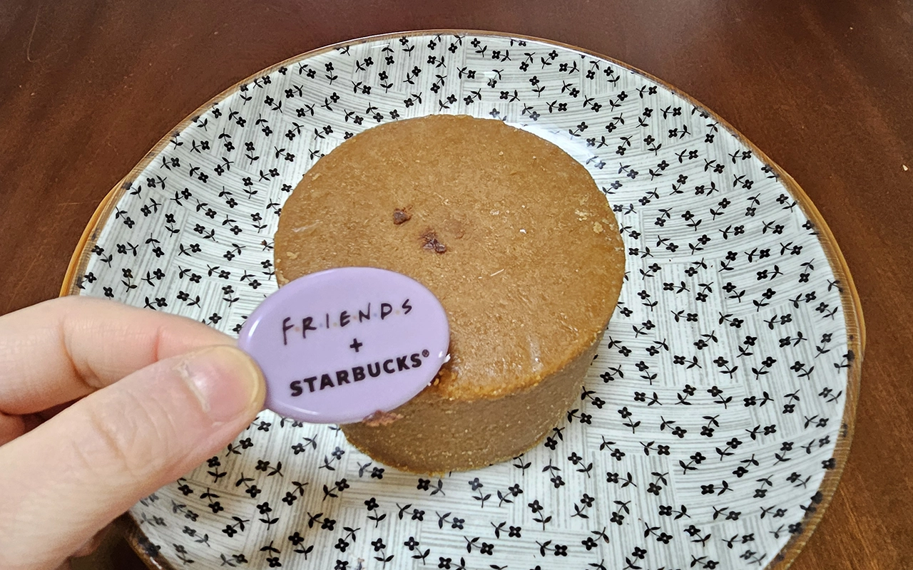 스타벅스 프렌즈 엎어진 치즈 케이크