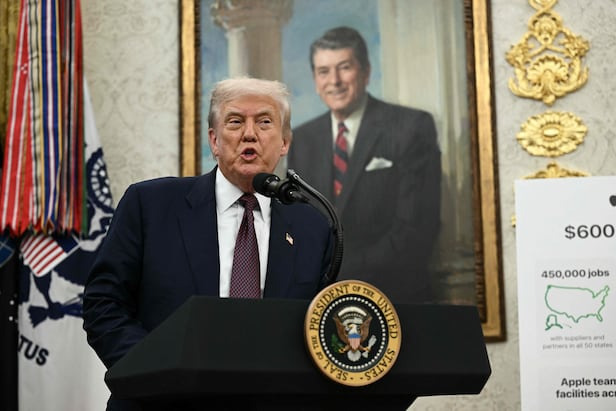 트럼프, 반도체에 100% 관세 선언&hellip;한국 수출 비상