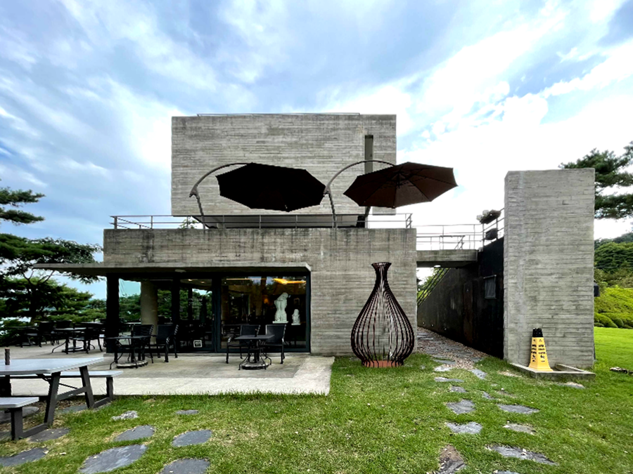 예당호 출렁다리 카페