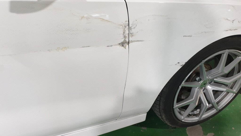 자동차 판금도색 - 앞휀다, 앞문