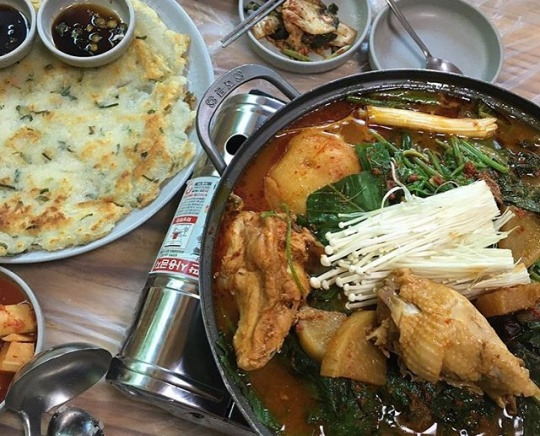 가평 닭복음탕 숲속 맛집, 동기간