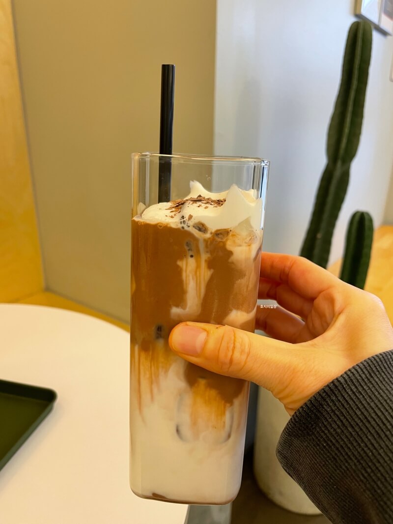 로스팅 마스터즈 연남점 - 시그니처 메뉴 멜팅 초코