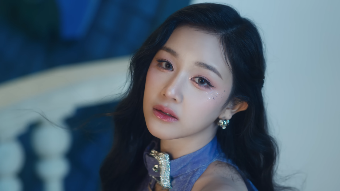 BABYMONSTER 'Stuck In The Middle' MV 장면