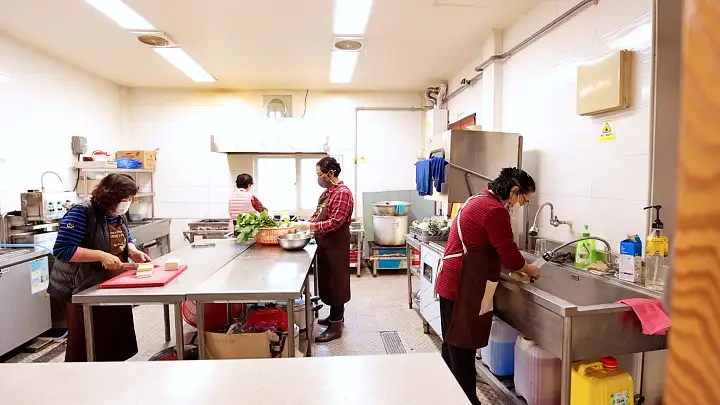 이만기 동네한바퀴 시즌2 직접 만든 막걸리 삼겹살집 부부 짚불 삼겹살 광주 신촌마을 맛집 소개