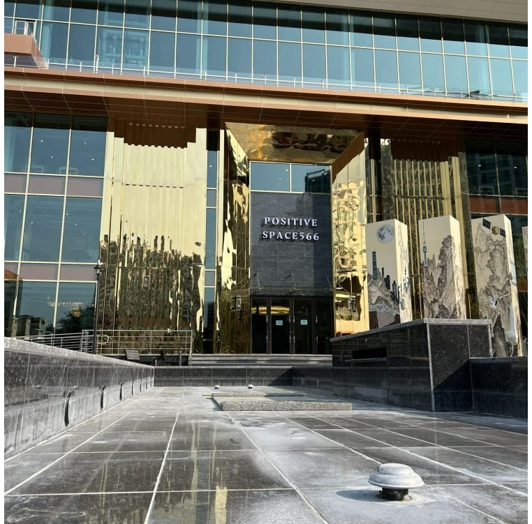 마치 5성급 호텔 방불케 하는 전국 아니 세계 최대의 카페