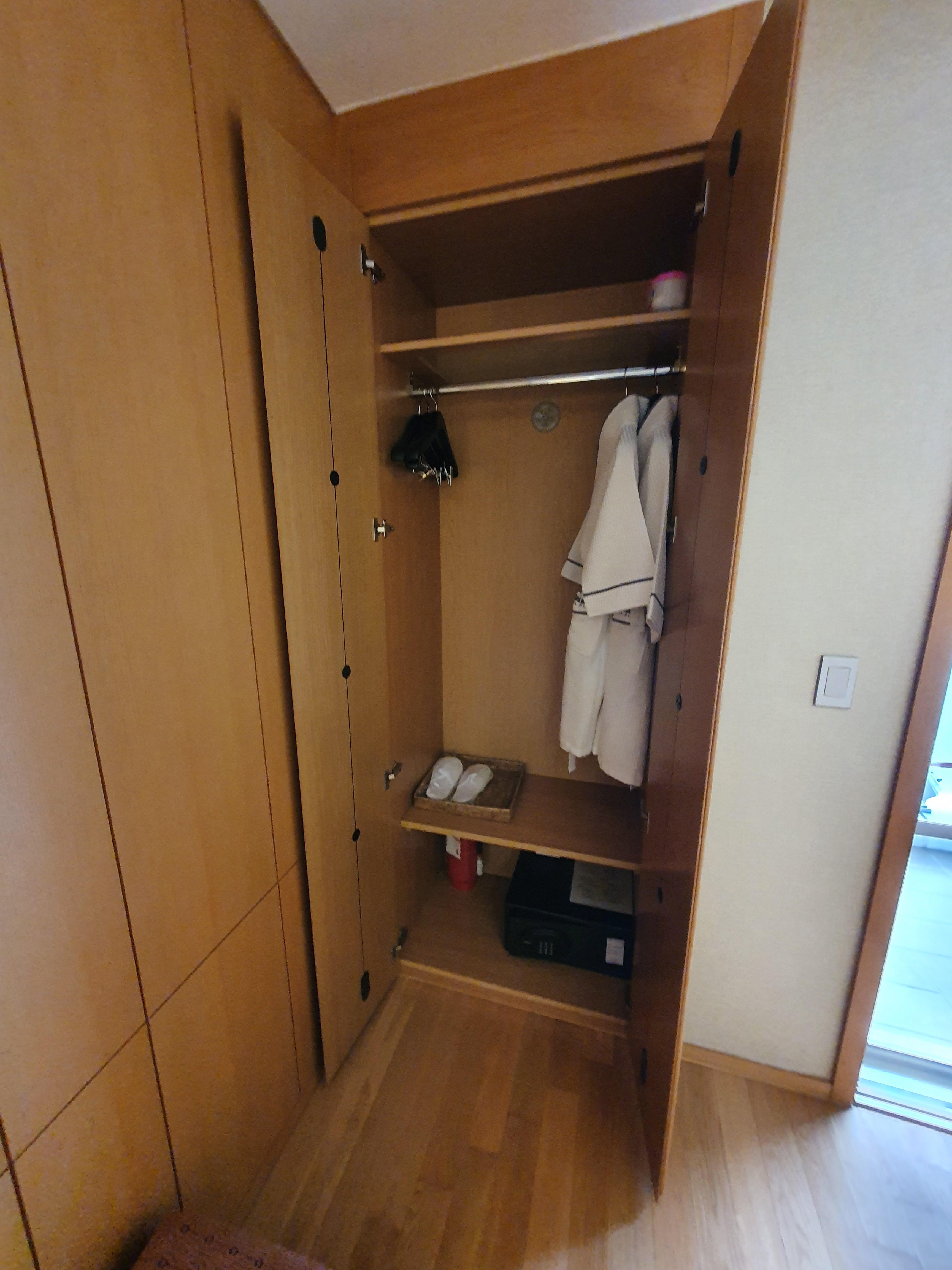 델피노 소노캄c 패밀리 룸 객실안 옷장