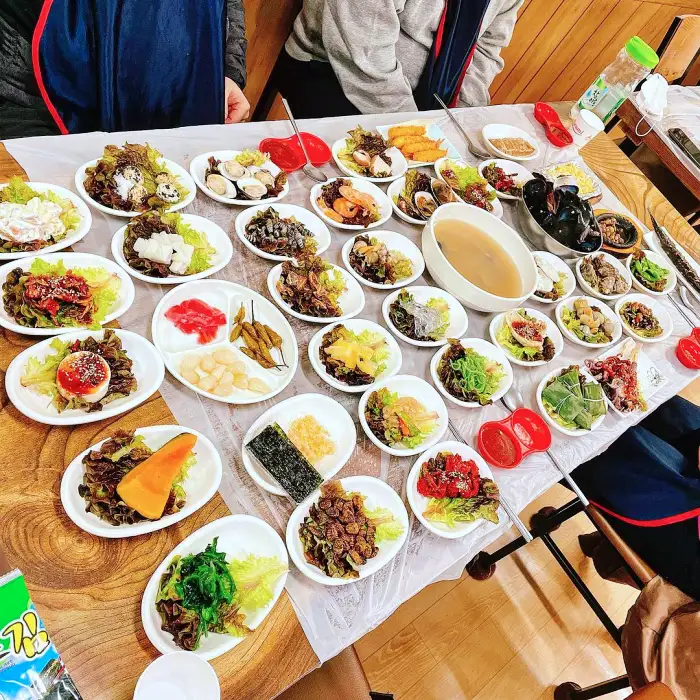 MBN 생생정보마당 인천 중구 3대 전통 연안부두 60첩 반상 맛집