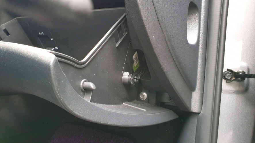 글로브박스 옆면 고리