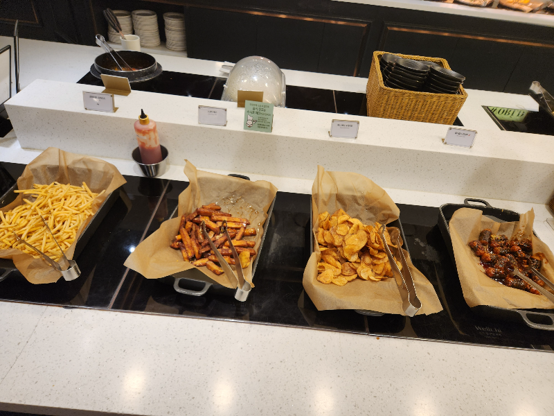 서울대 에그옐로우 애슐리퀸즈