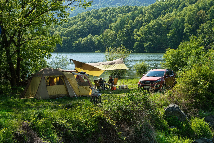 캠핑하는 사진