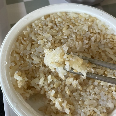 곰곰 현미 곤약밥 젓가락으로 뜰 때