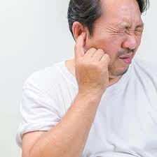 귀에서 소리가 나는 이유