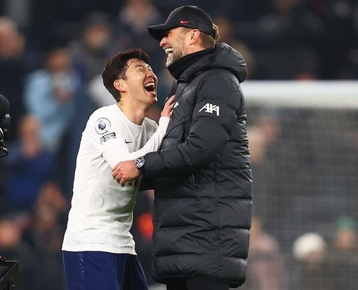 손흥민의 코노킥 골