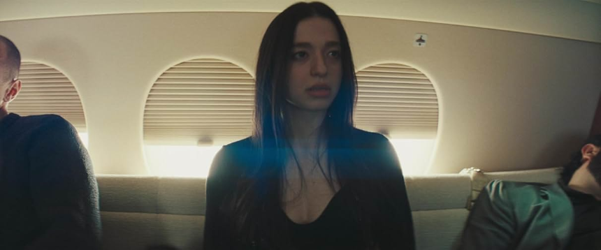 영화 '아노라' (Anora) 리뷰 - 강렬한 스토리와 현실적인 로맨스!