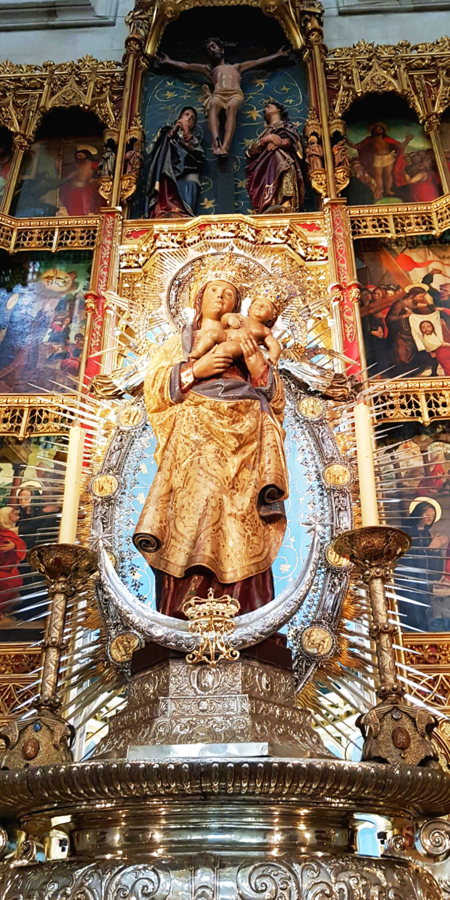 스페인 마드리드 알무데나 성모상