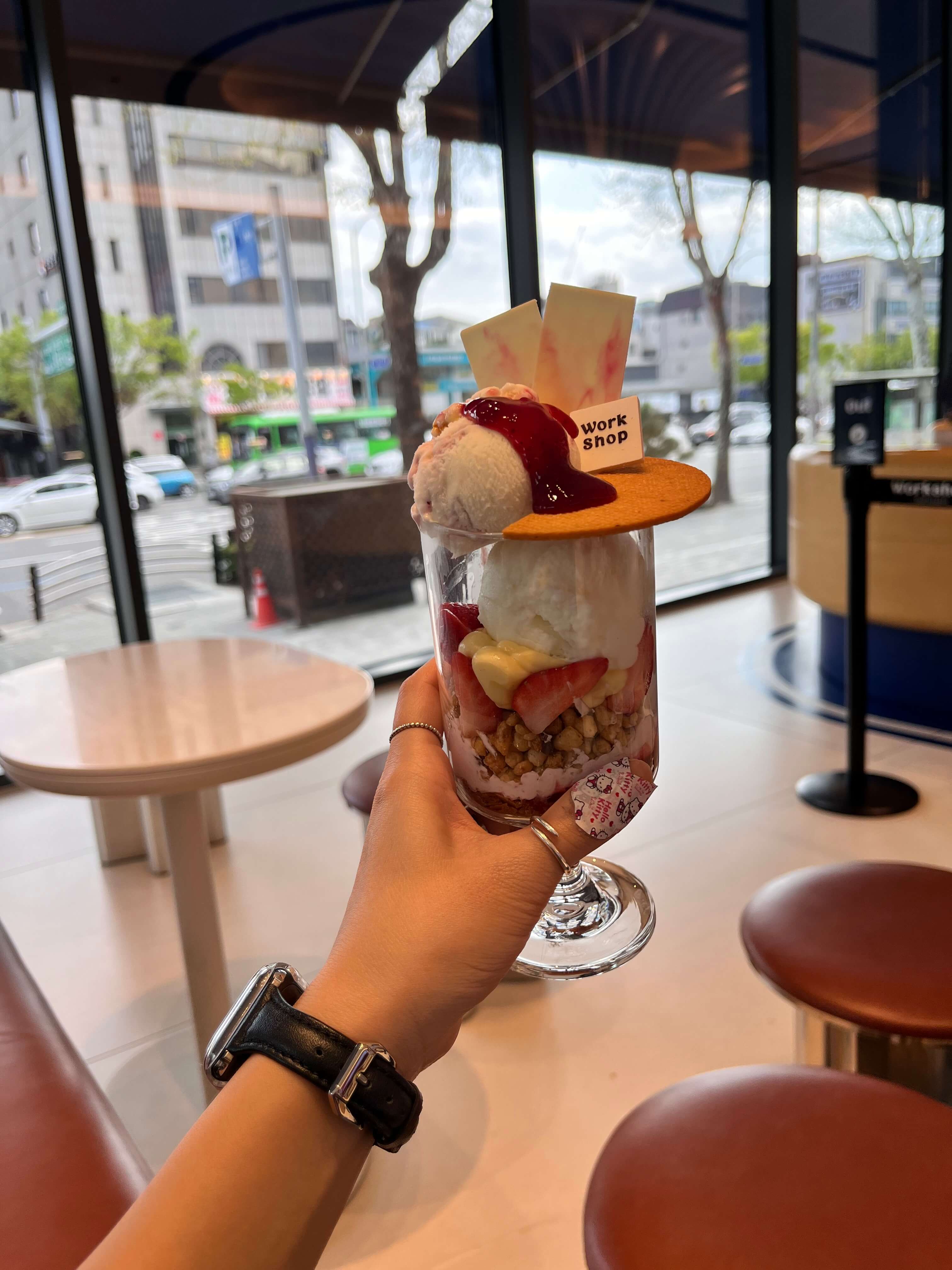 워크샵 바이 배스킨라빈스 젤라또프라페 스트로베리요거트