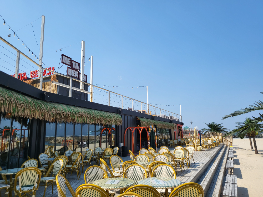 강원도 설악해수욕장 수제버거 맛집 '메타비치 양양' 테라스 자리