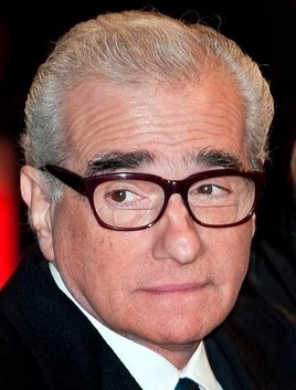 머리를 올린 마틴 스코세이지