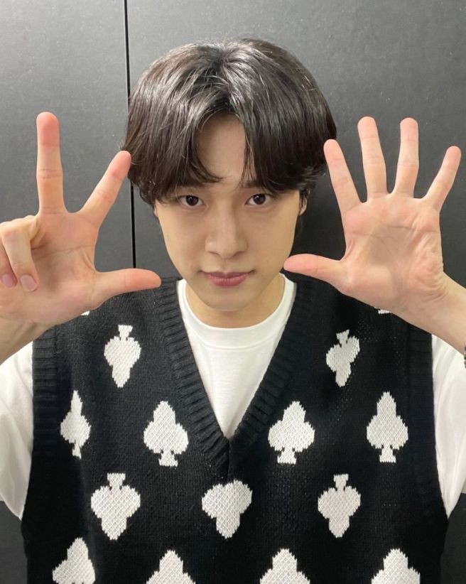 배우 강유석