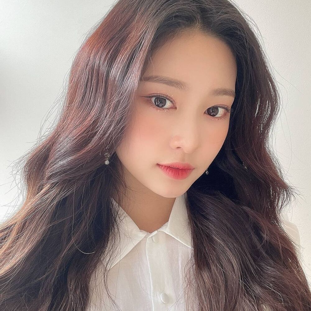 하얀 셔츠 김민주