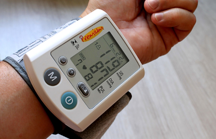 췌장염과 고혈압, 두 질환의 연관성: 혈압관리와 생활습관의 중요성의 이미지