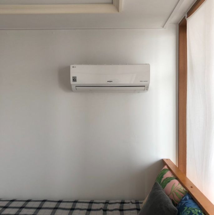 벽걸이 에어컨 배관 매립 설치 정면 모습
