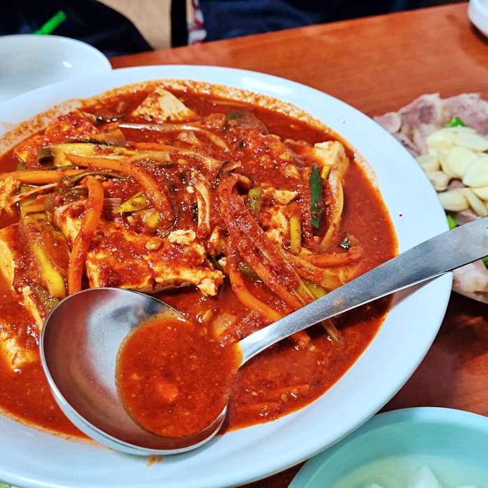 식객 허영만의 백반기행 대전 두부 두루치기 맛집