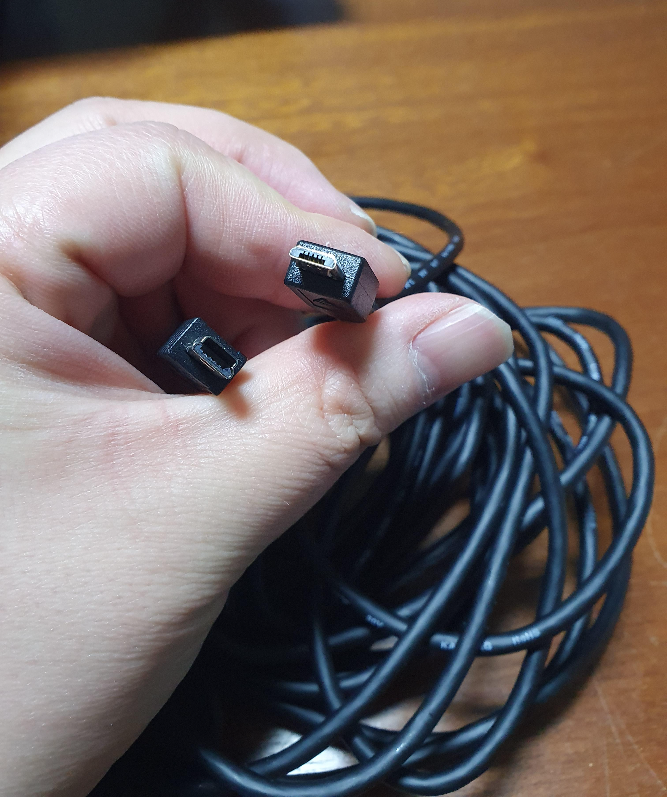 파인뷰 블랙박스 솔리드 후방 카메라 연결케이블