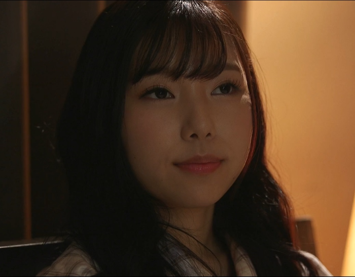 생각이 많아보이는 사츠키 메이(Mei Satsuki) 사진