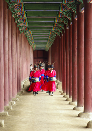 한국 전통 직업 분류 및 역할 (의관, 장인, 상인)