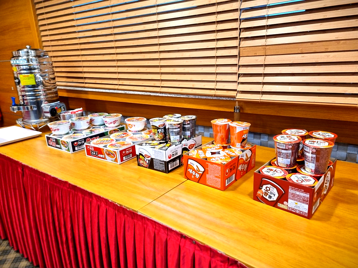 동해 천곡동 코스모스 호텔 후기 | 묵호·추암 이동 편한 5만원대 조식 포함 숙소