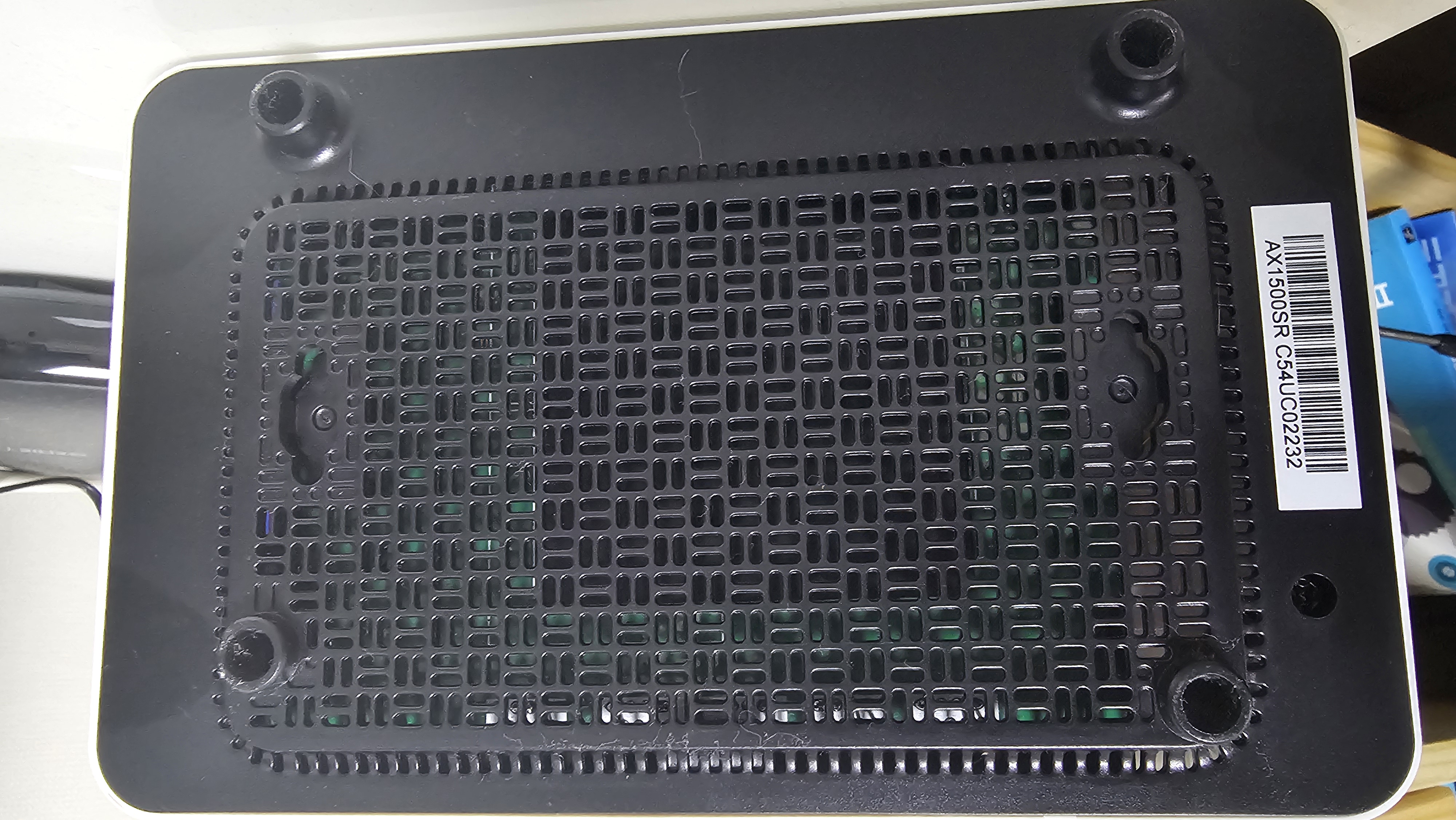 iptime AX1500SR 통풍구모습