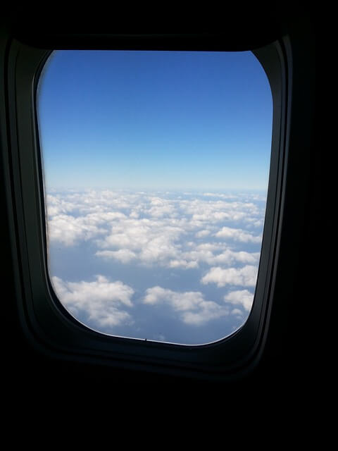 비행기 창문 사진