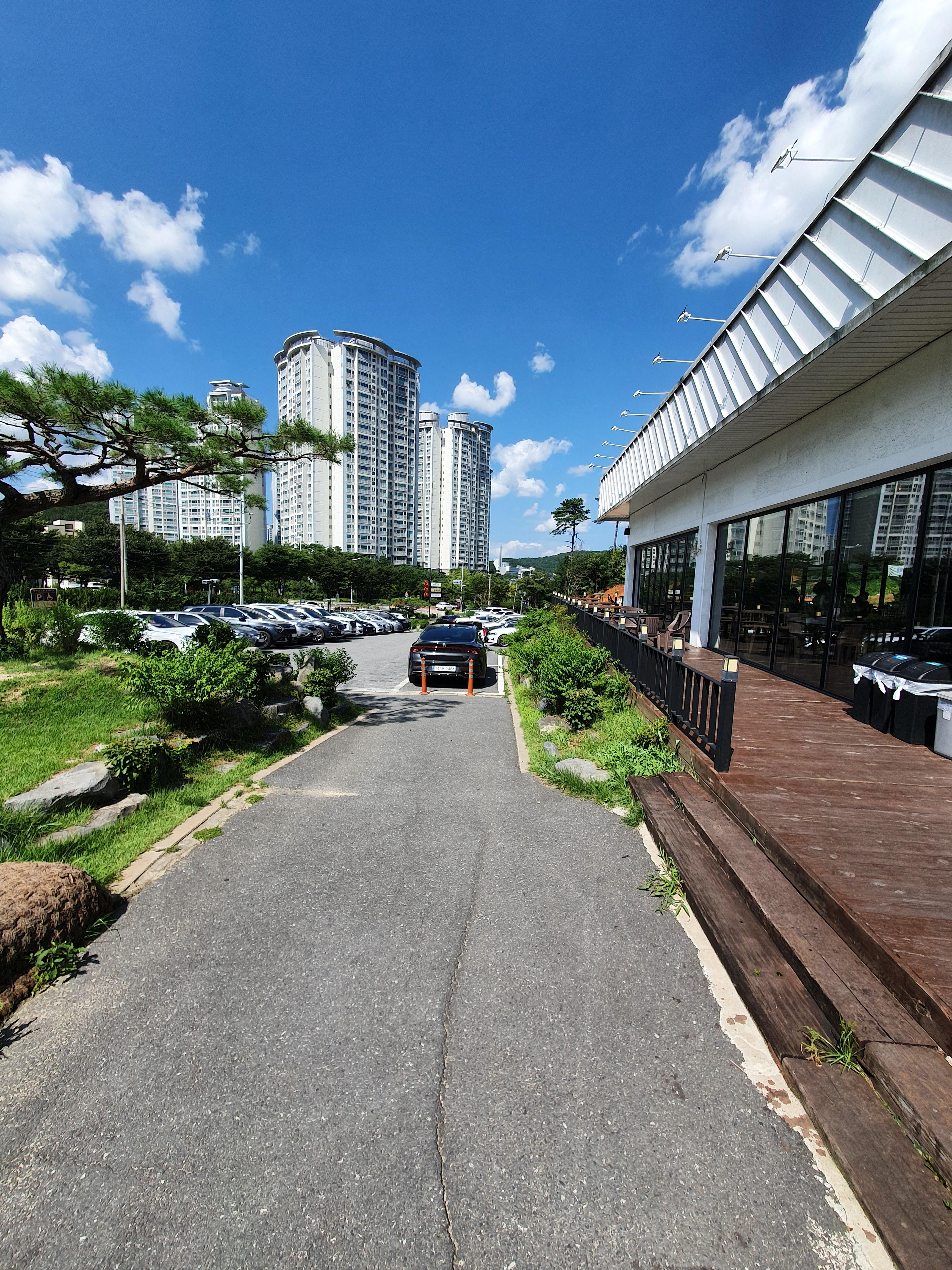 학하동 맛집 복사꽃피는집 주차장
