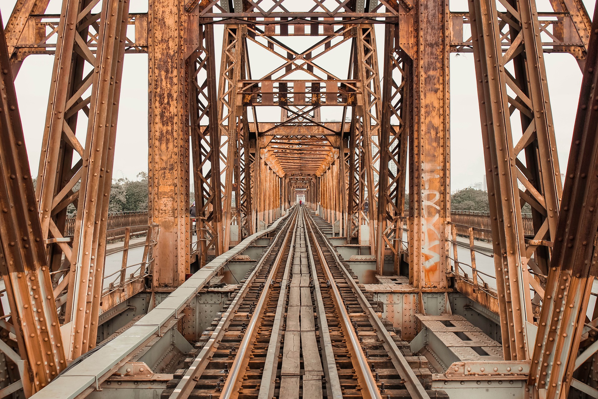 녹슨 베트남 하노이의 롱비엔 철교