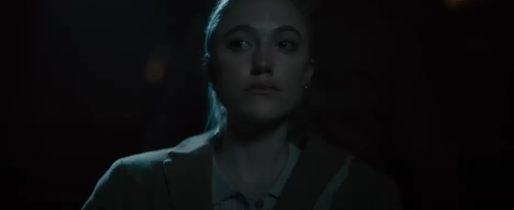 홀로길을걷는마이카먼로