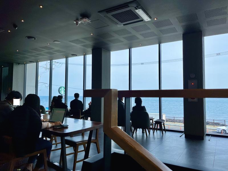 제주 서해안로DT점 스타벅스 2층 통창