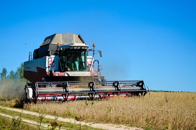 농업용 로봇이 농장 크기에 따라 미치는 영향